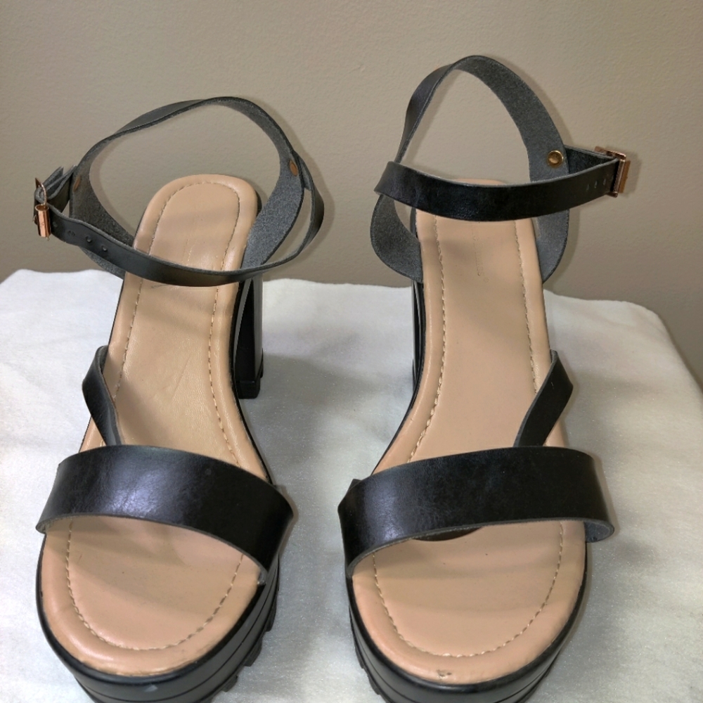 Black Platform strappy Sandals